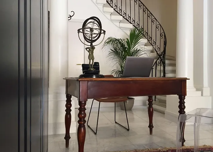 מלון The Barrister 4*