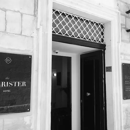 The Barrister Βαλέτα